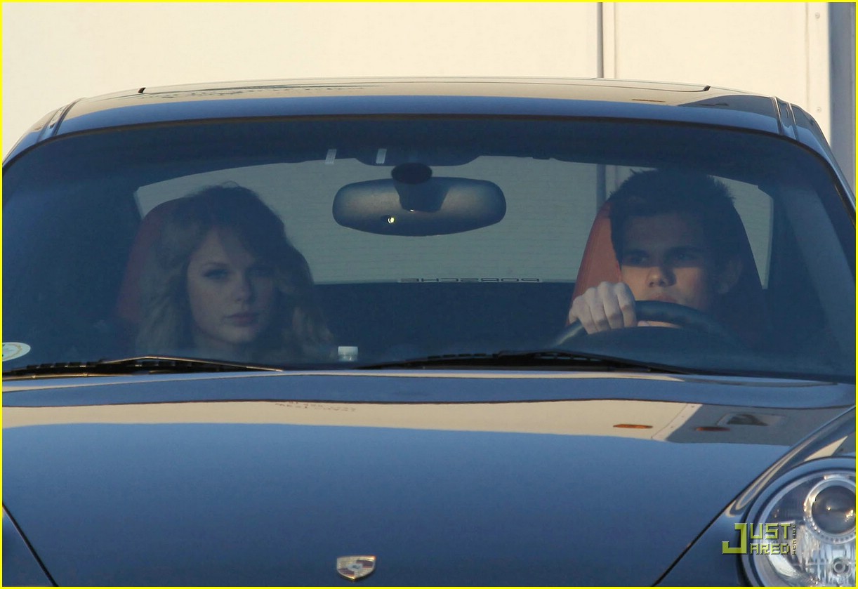 taylor swift taylor lautner valentines day duo 35