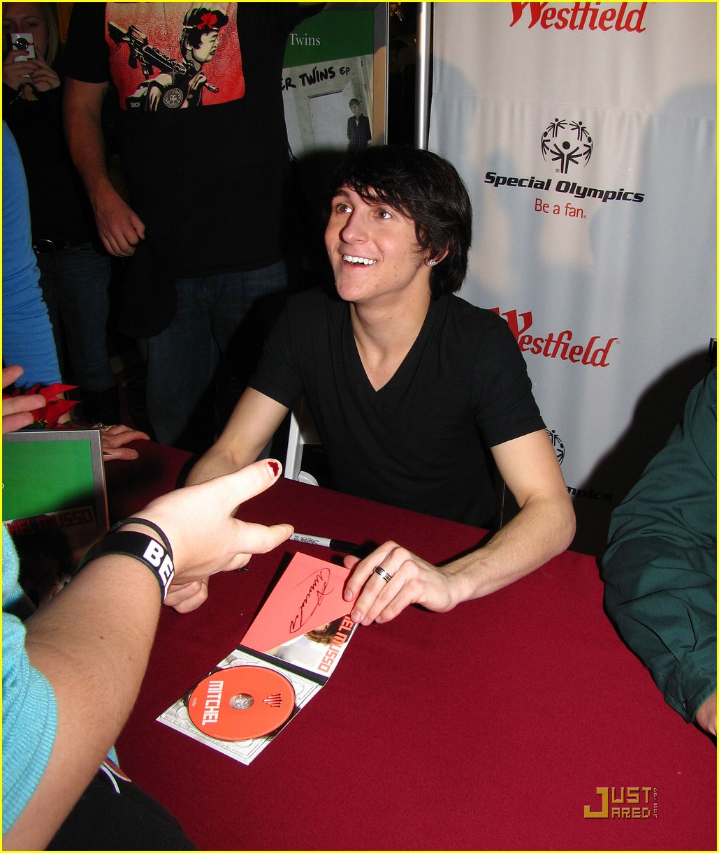 mitchel musso very special christmas 07