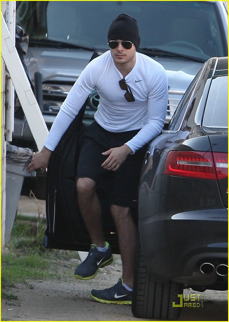 Zac Efron & Vanessa Hudgens Get Fit | Photo 353457 - Photo Gallery ...