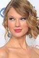 taylor swift fave female pca awards 25