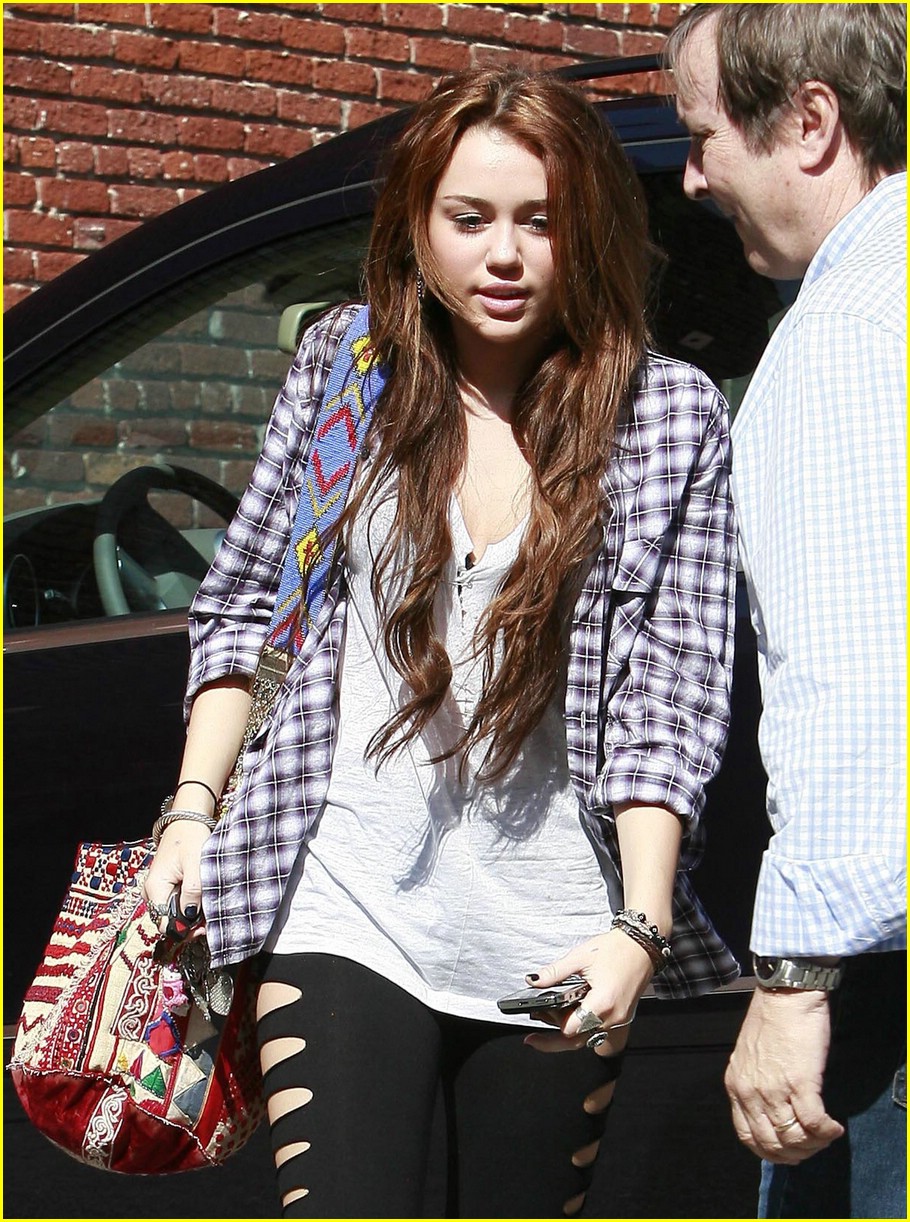 miley cyrus ripped tights 03