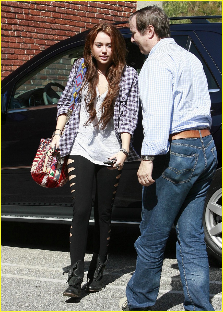 miley cyrus ripped tights 04