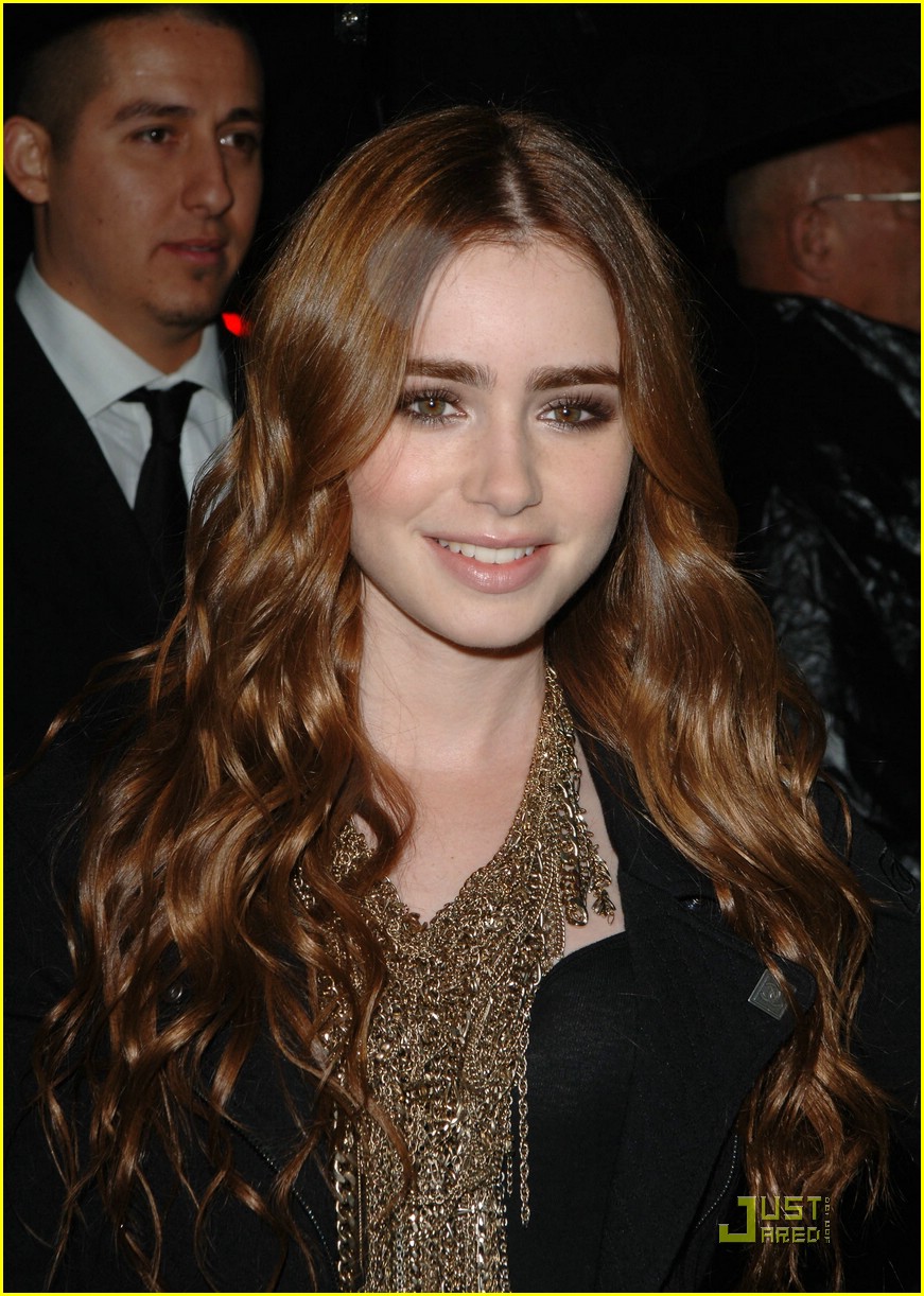 emma roberts lily collins chanel 05