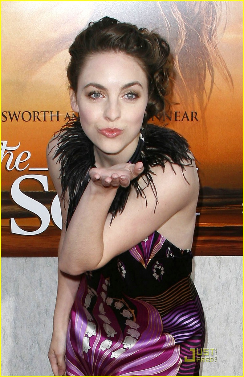 lily collins brittany curran last song 05