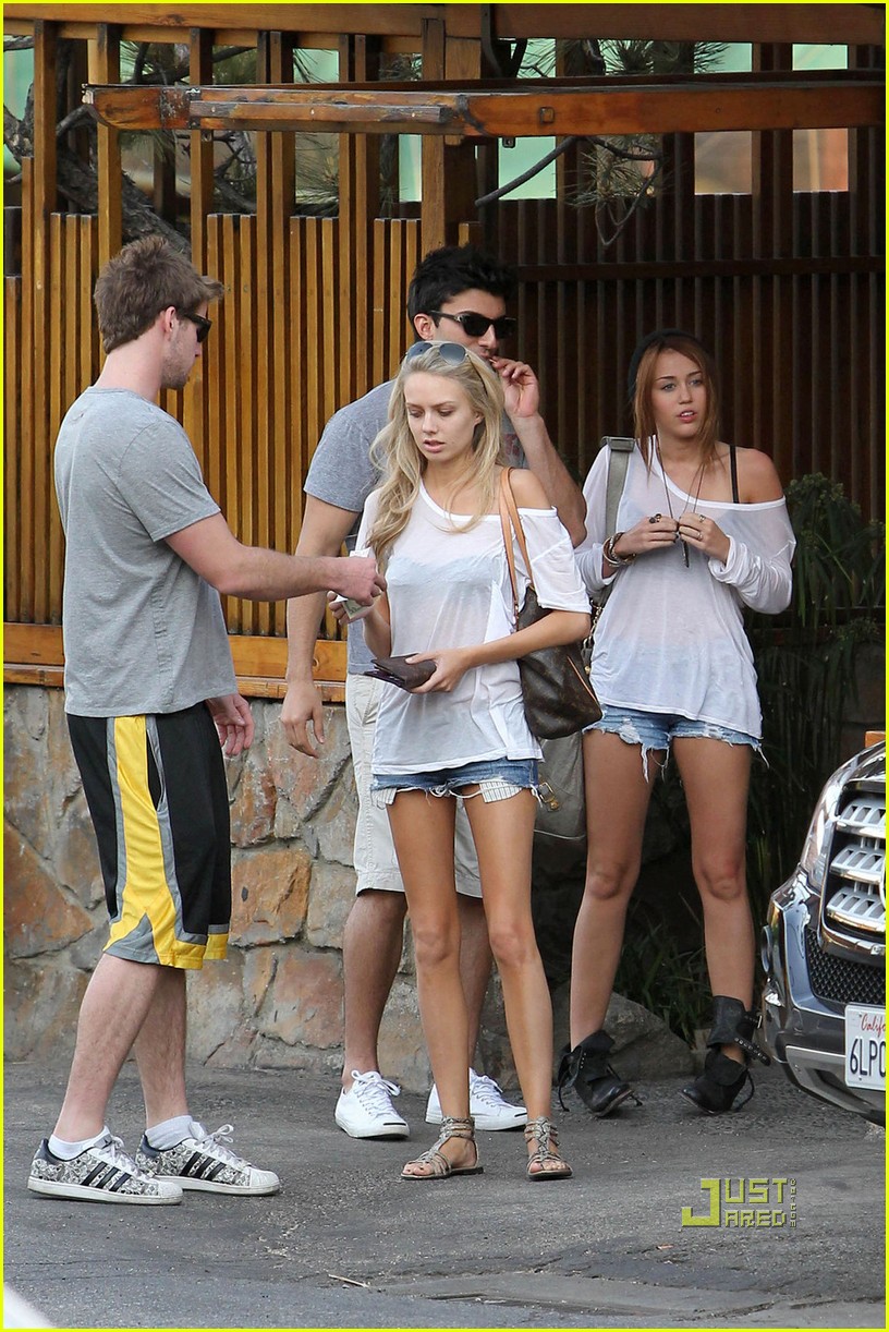 miley cyrus melissa ordway double date 07