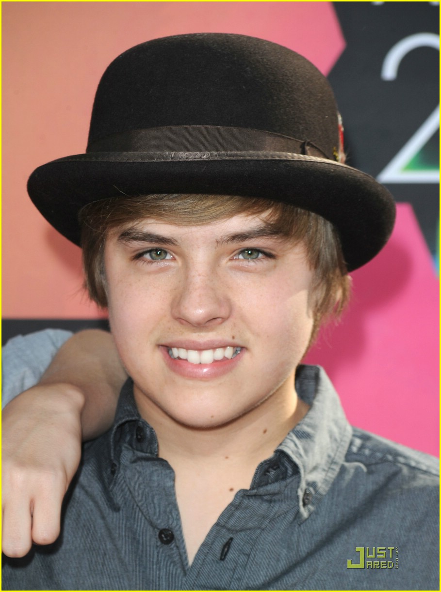 dylan cole sprouse kca awards 11