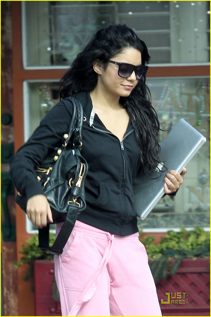 vanessa stella hudgens out with gina 01