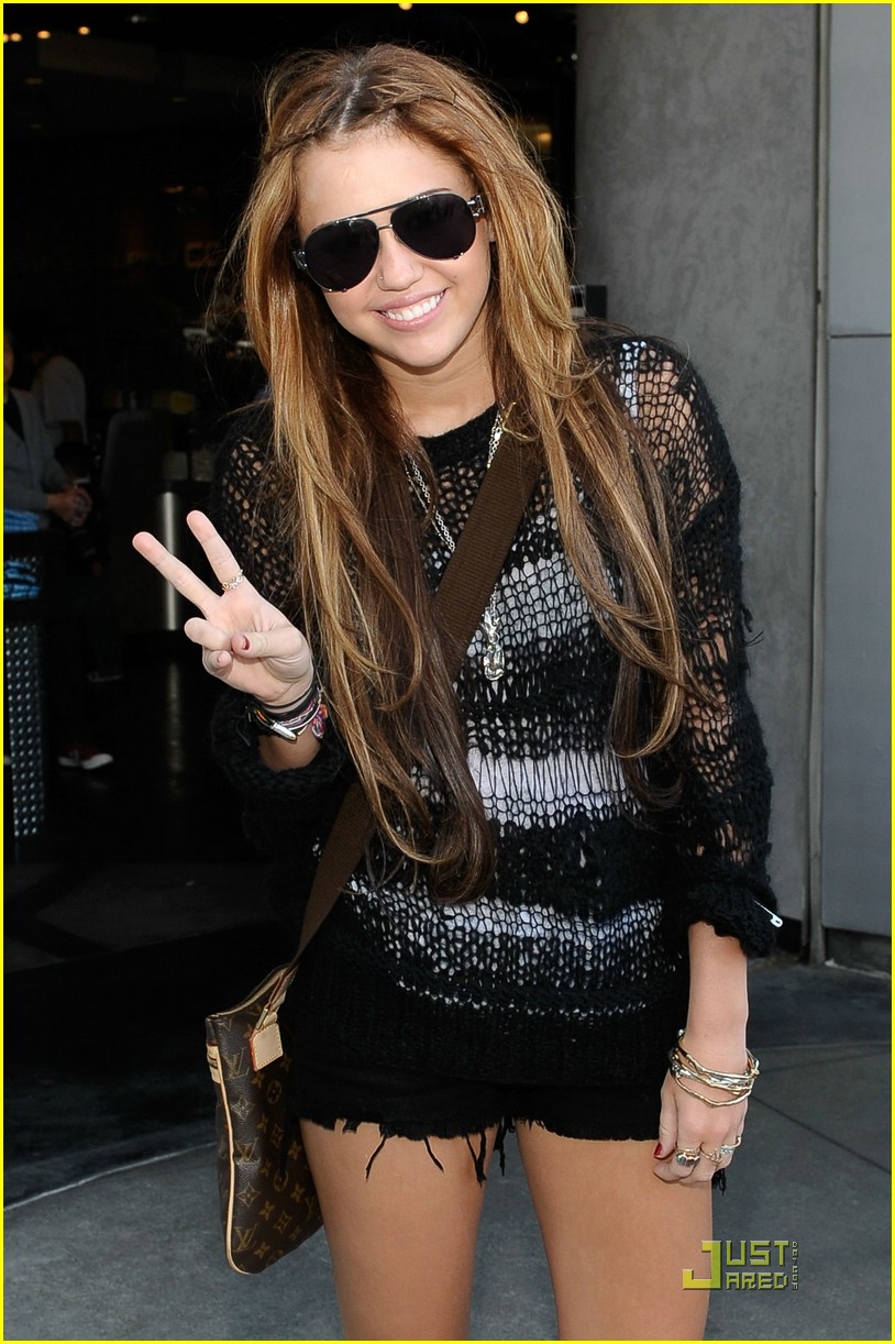 miley cyrus peace out 01
