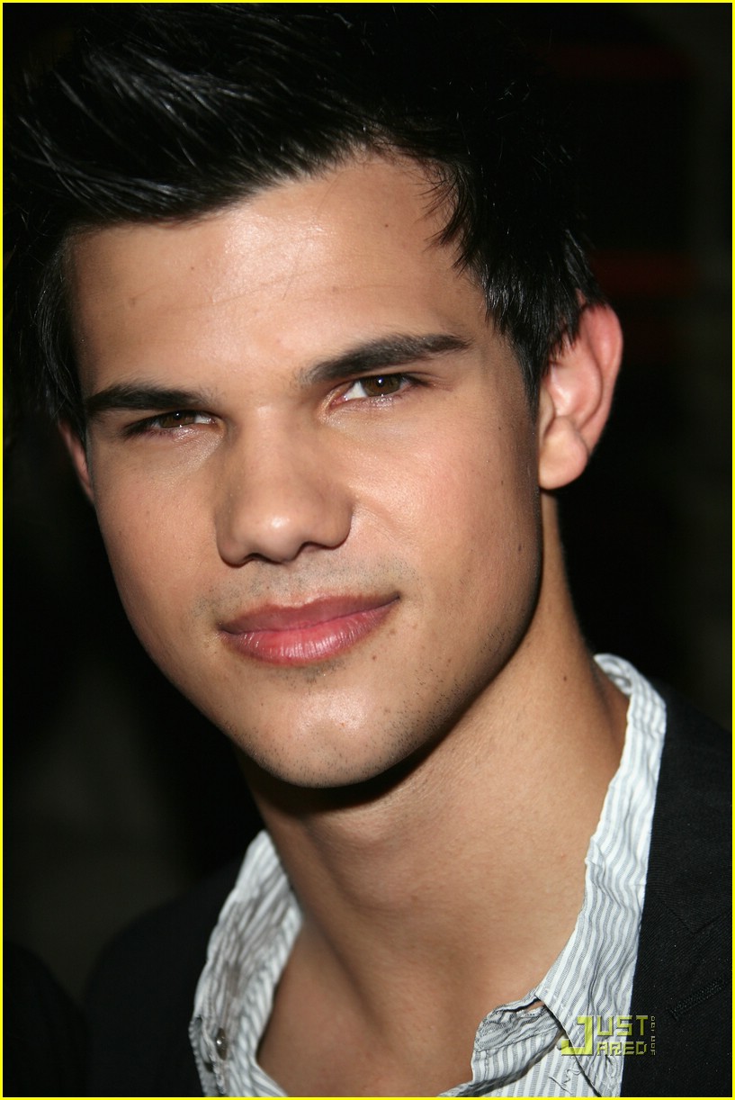 Taylor Lautner: 'Hard Work Pays Off': Photo 138481 | New Moon, Taylor  Lautner Pictures | Just Jared Jr.