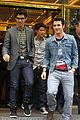 kevin jonas puckers nick pinches 06