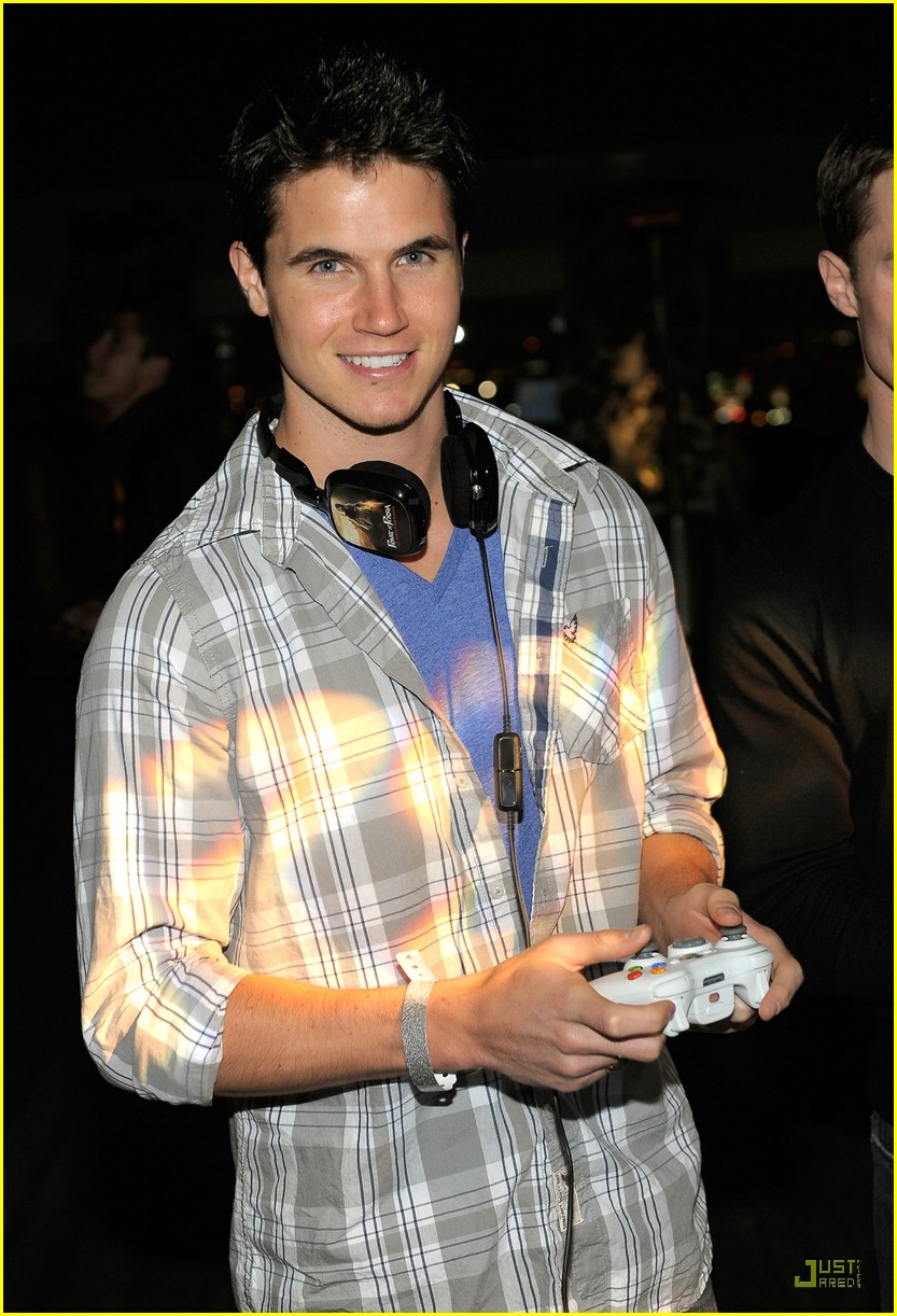 robbie amell persia video game 04