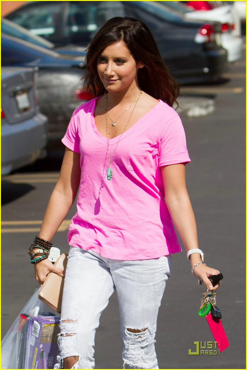 ashley tisdale pink perfect 02