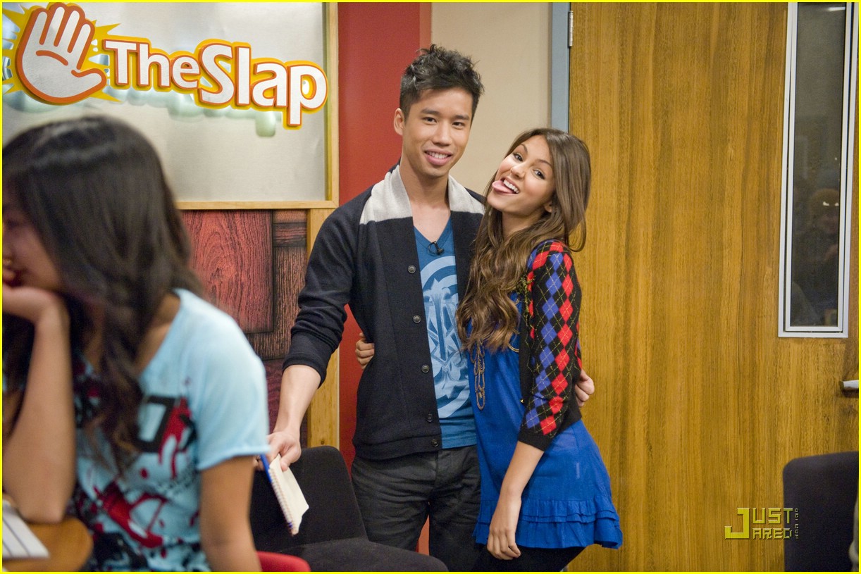 justjared guest victorious 12