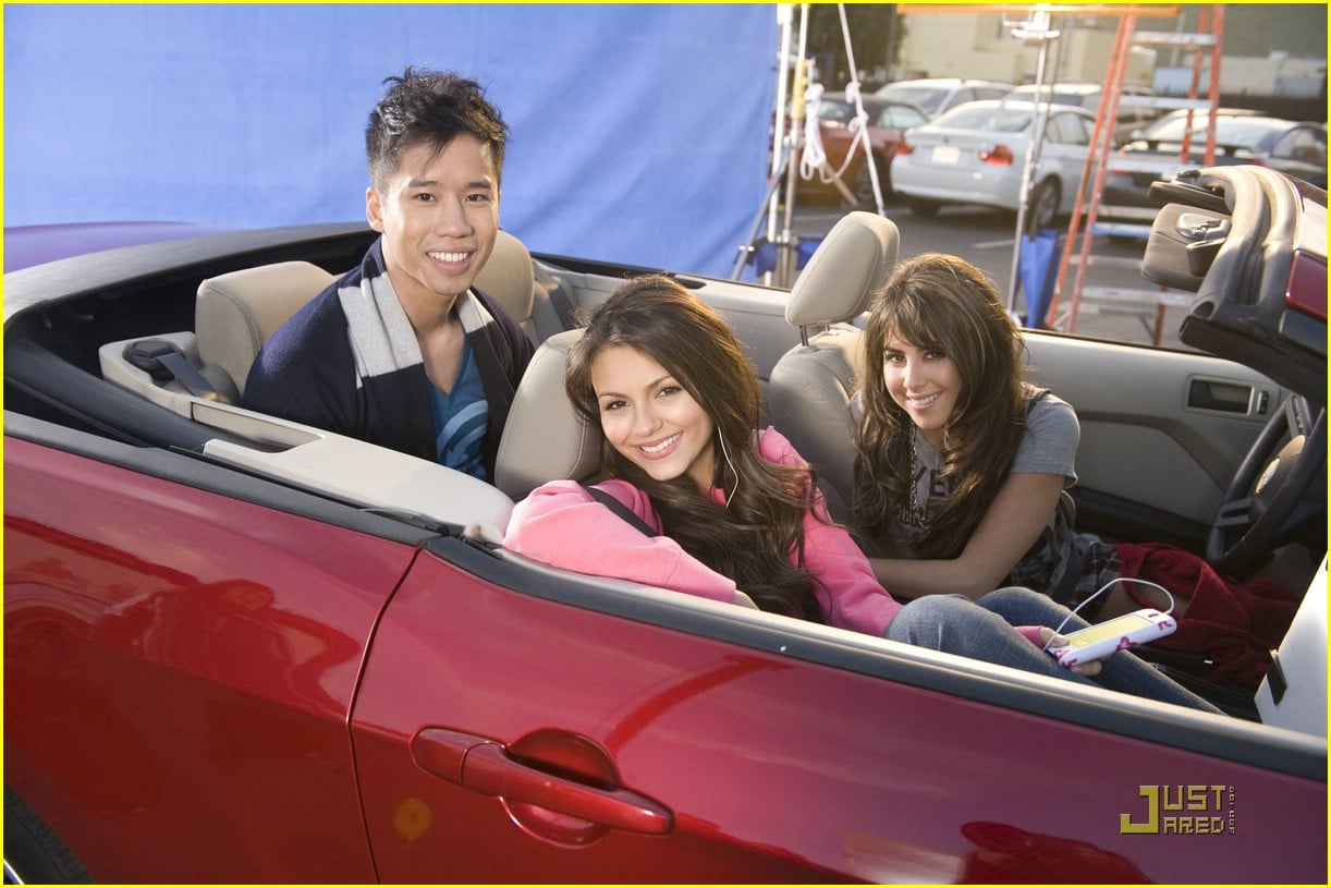 justjared guest victorious 19
