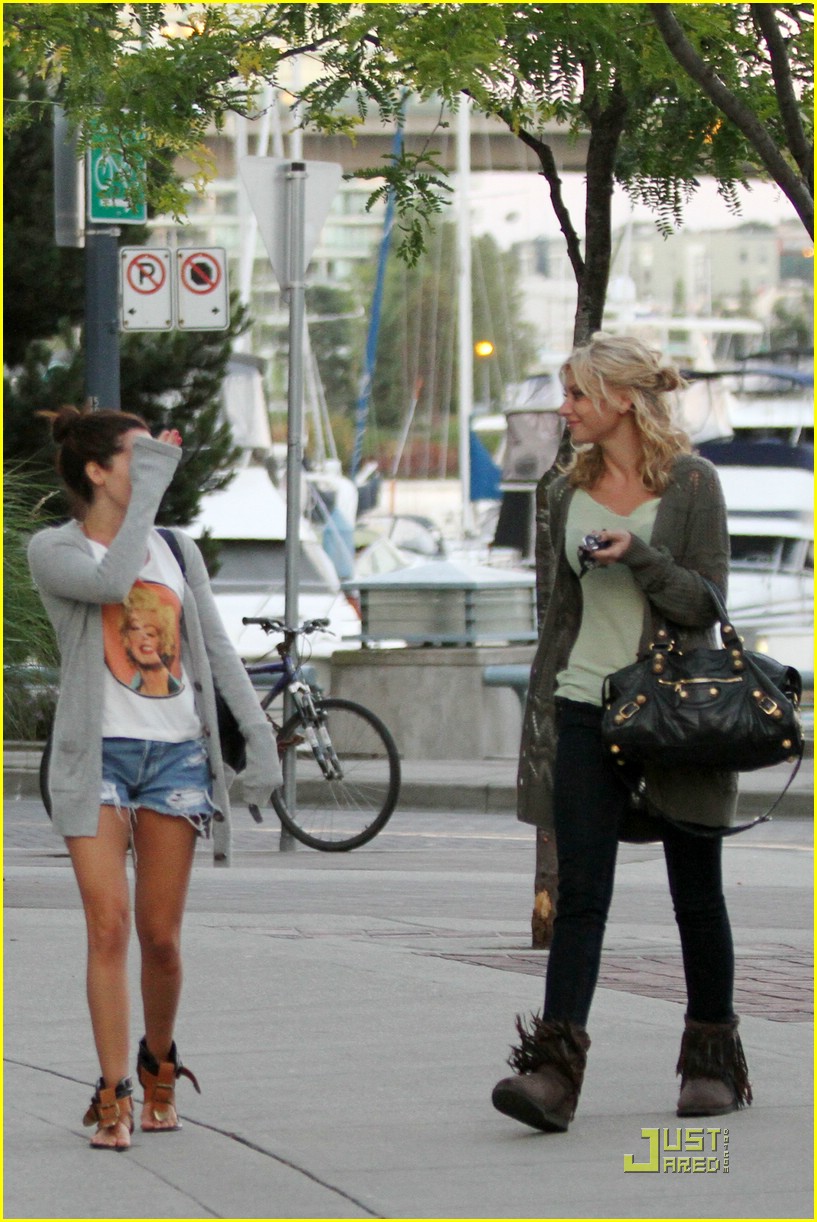 ashley tisdale dinner vancouver 09