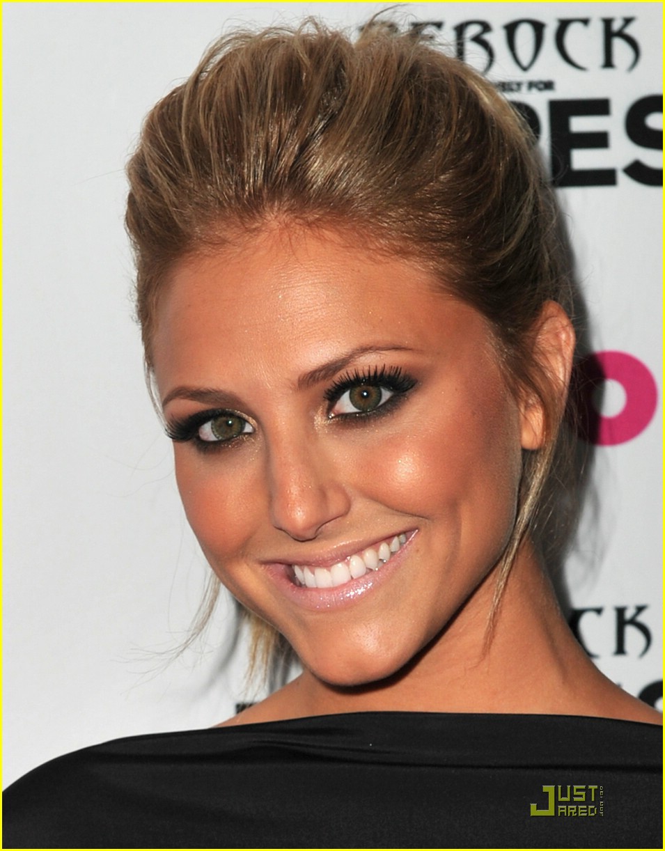 cassie scerbo backless rival 02