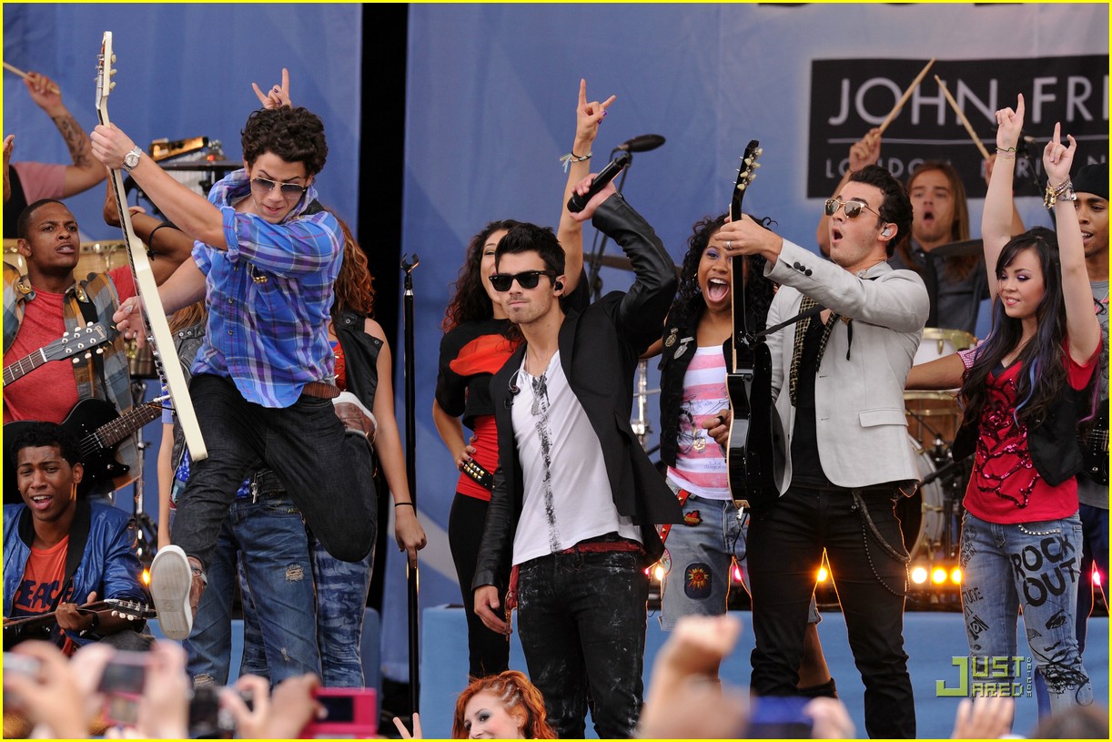 camp rock 2 rumsey nyc gma 01