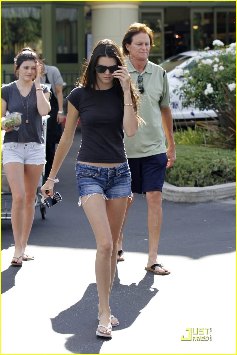 kendall kylie jenner whole foods 16