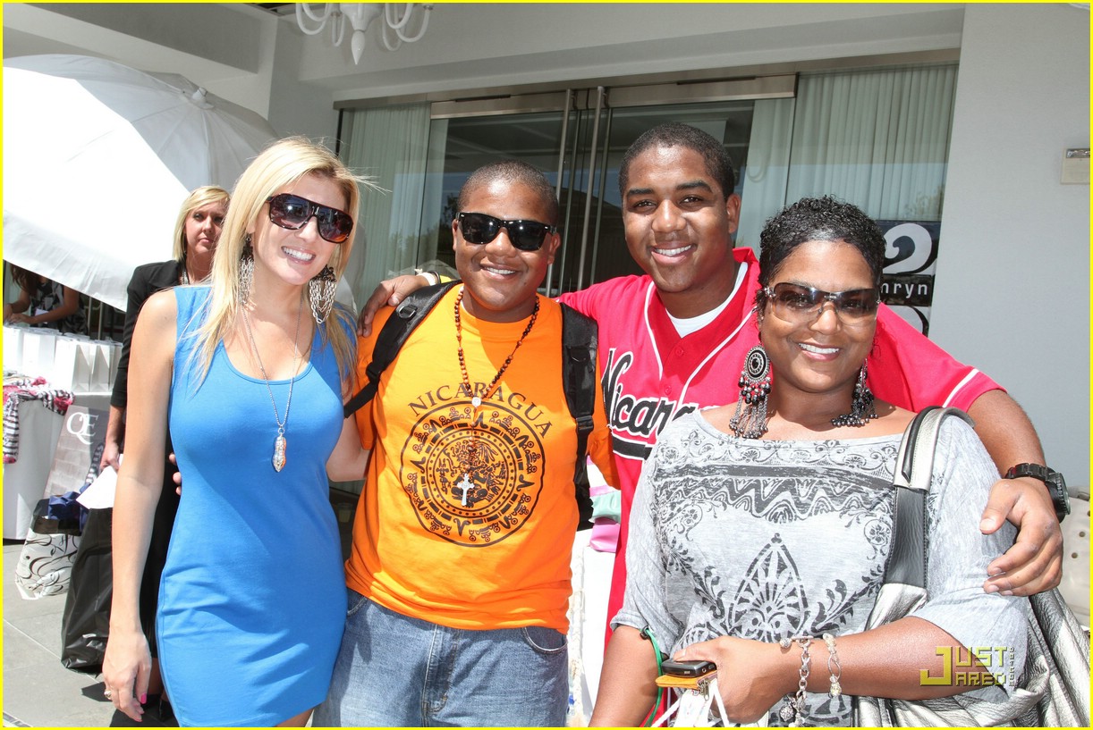 kyle chris massey gift suite 05
