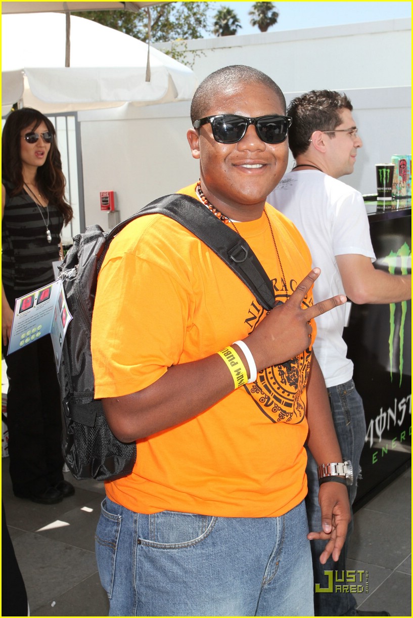 kyle chris massey gift suite 07