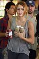miley cyrus whole foods 04
