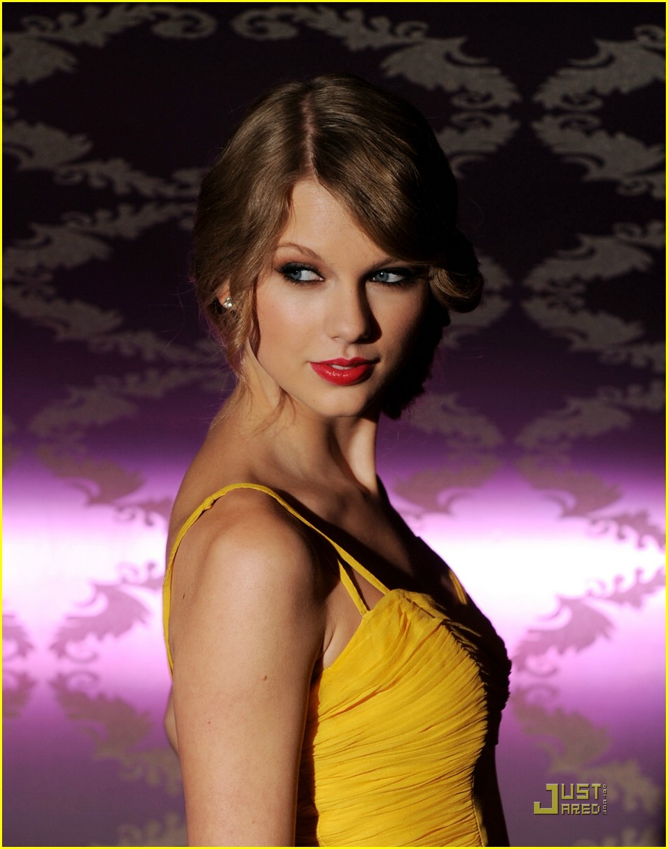 taylor swift all for hall magical 02