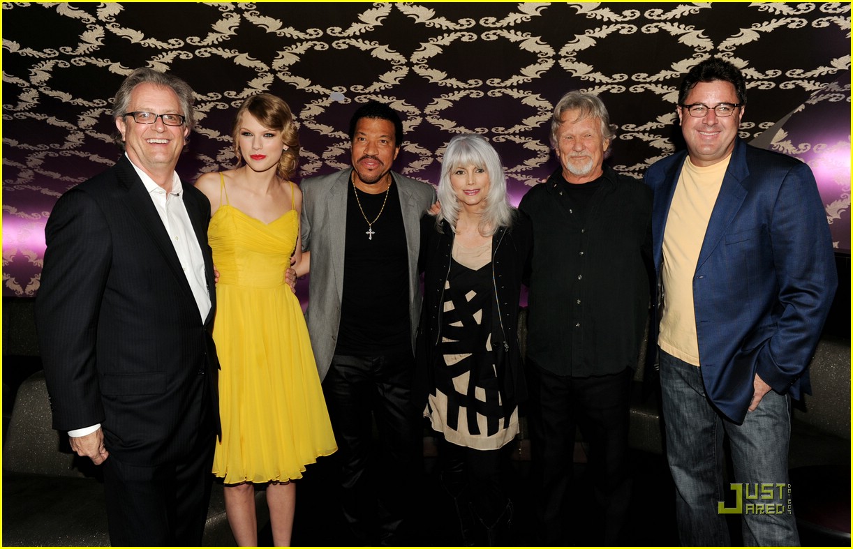 taylor swift all for hall magical 12