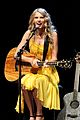 taylor swift all for hall magical 17