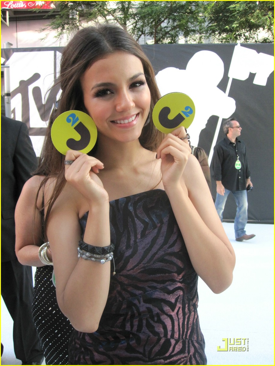 victoria justice idols icons party 04
