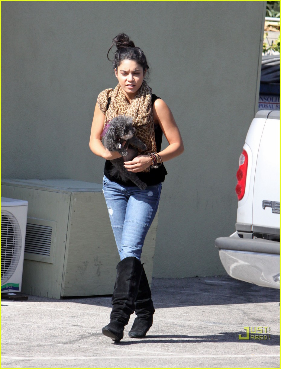 vanessa hudgens brittany snow mid day date 04