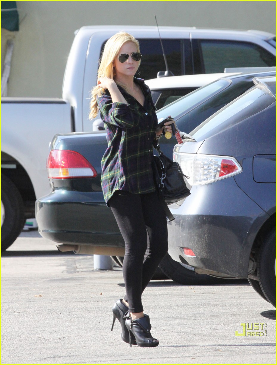 vanessa hudgens brittany snow mid day date 10