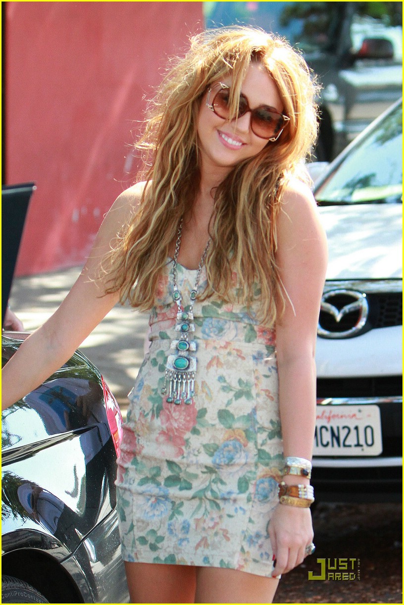 miley cyrus homeless shelter 06