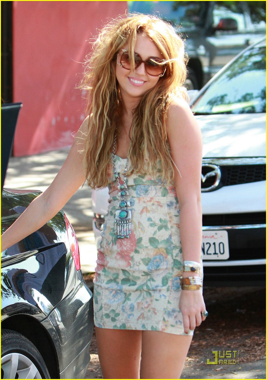 miley cyrus homeless shelter 09