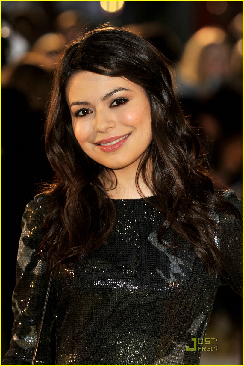 Miranda Cosgrove Models Spring's Hottest Braids. Here's How To Get The  Look. | HuffPost Life