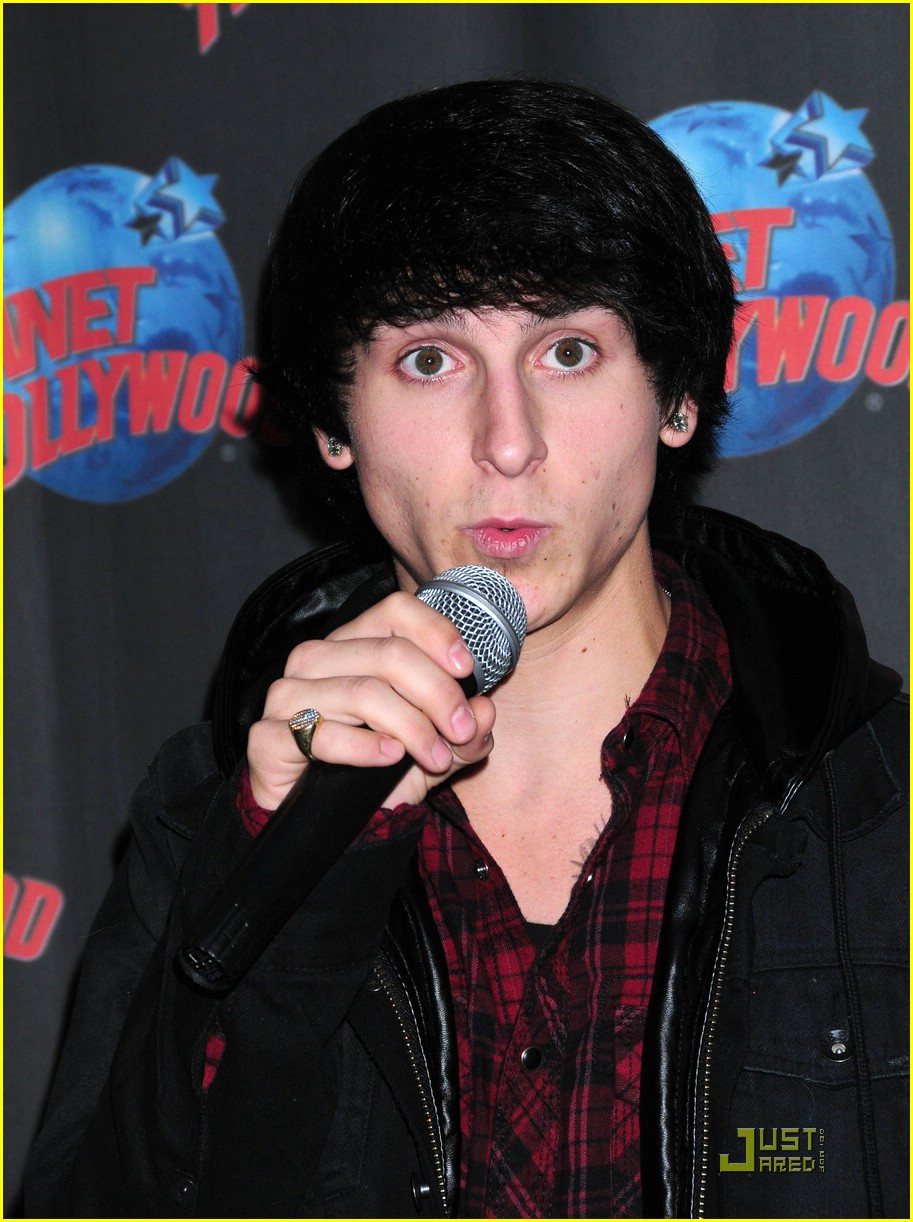 mitchel musso injured planet hollywood 11