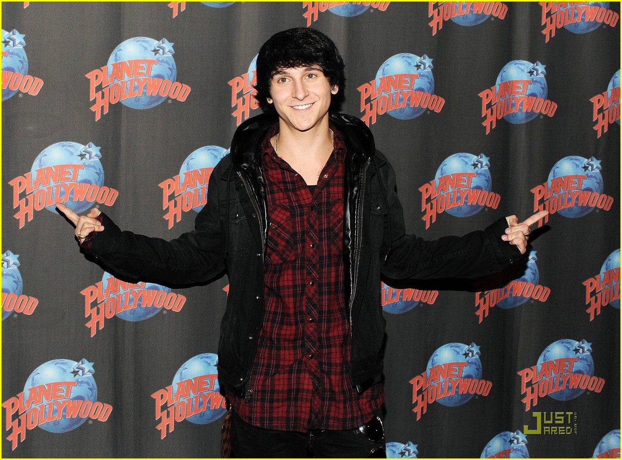 mitchel musso injured planet hollywood 12
