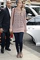 taylor swift pink sweater 03