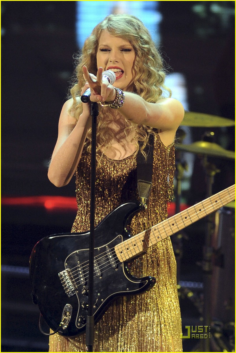 taylor swift x factor italy 06
