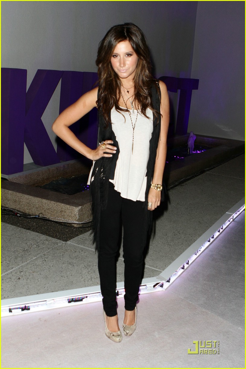 ashley tisdale boogie kinect 09