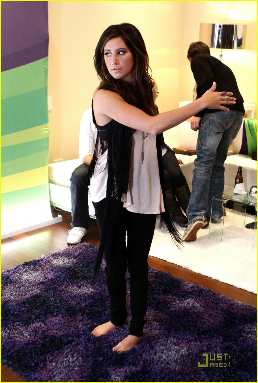 ashley tisdale boogie kinect 25