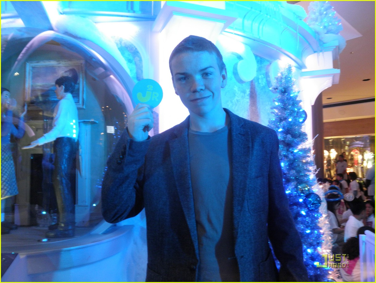 georgie henley will poulter lighting ice palace 07