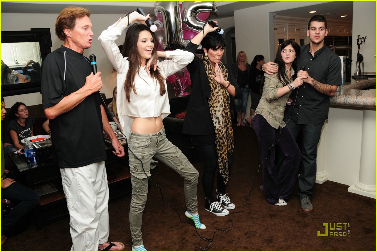 kendall jenner bday playstation 01