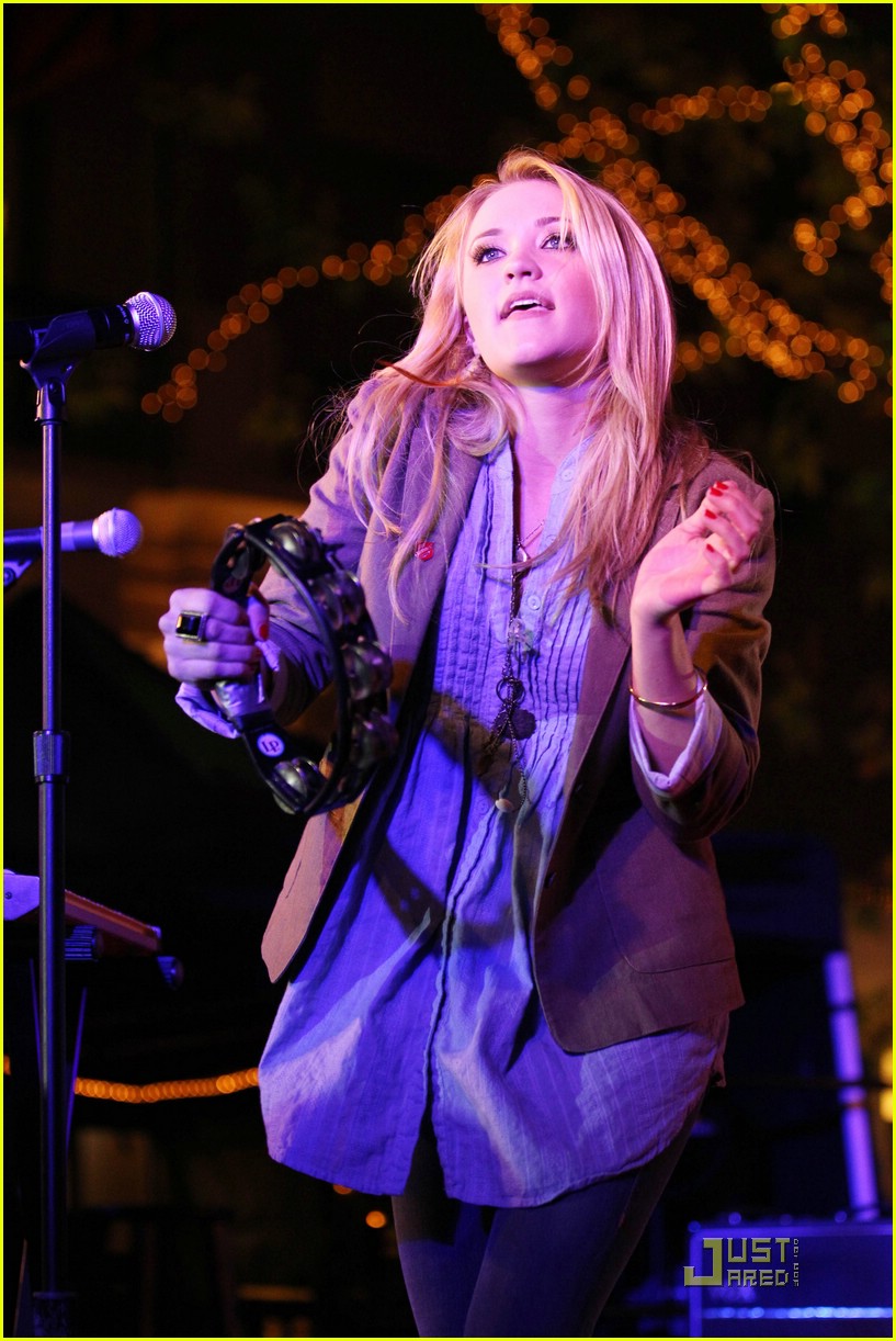 emily osment red kettle 03