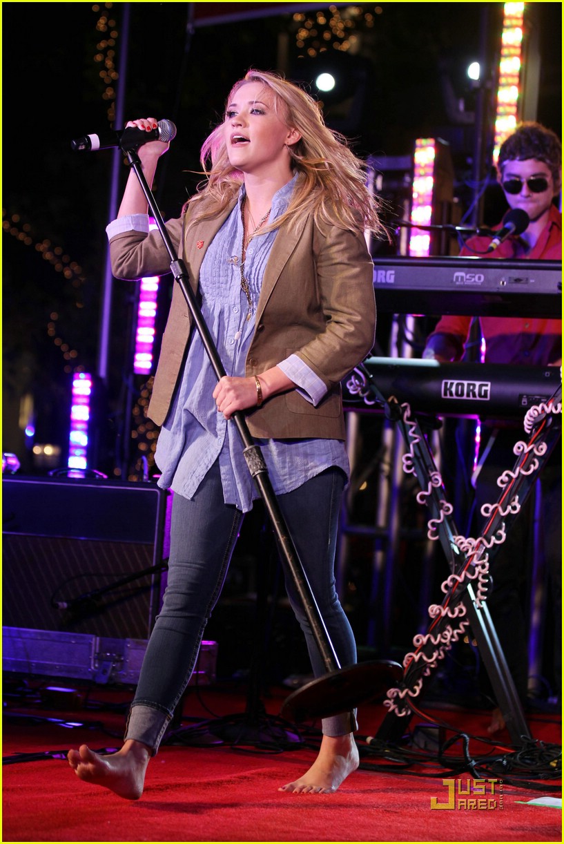 emily osment red kettle 34
