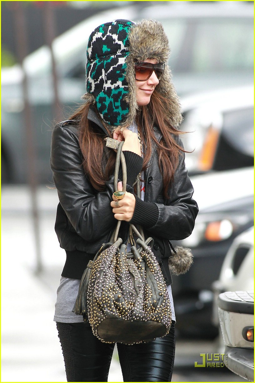 ashley tisdale lunch mike 06