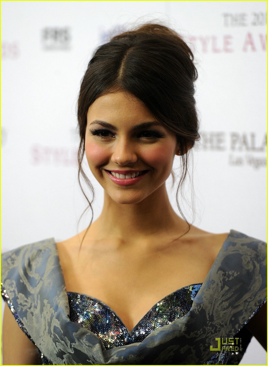 victoria justice style awards 17