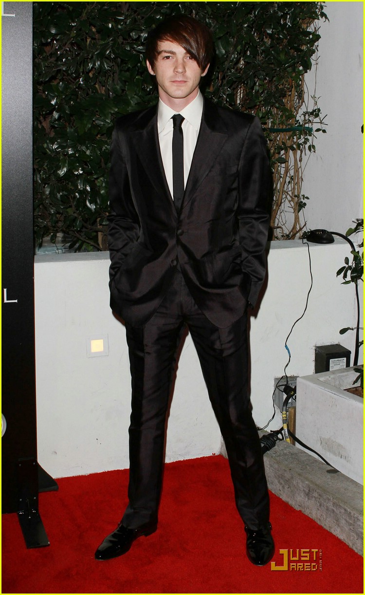 drake bell globes party 01
