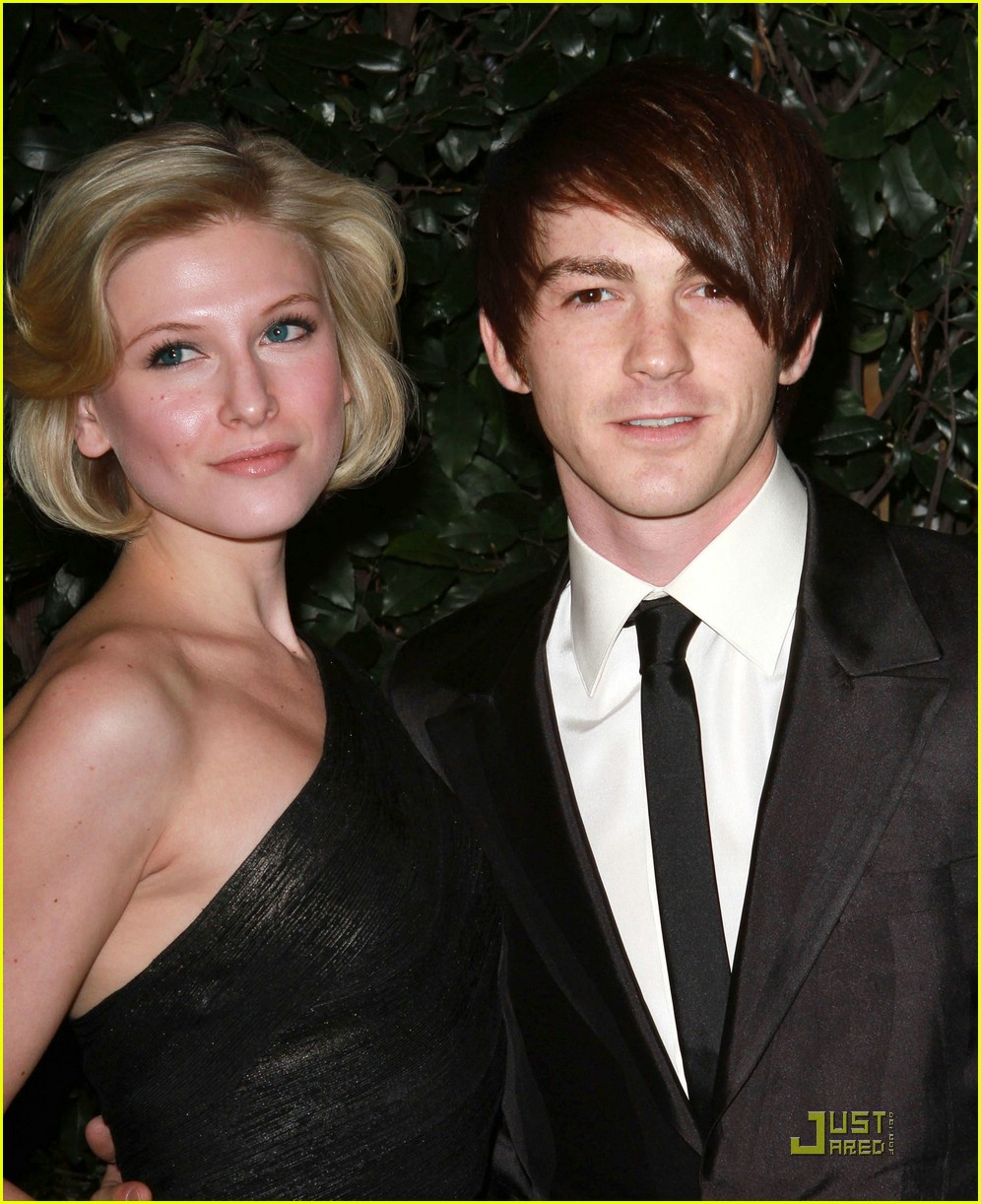 drake bell globes party 02