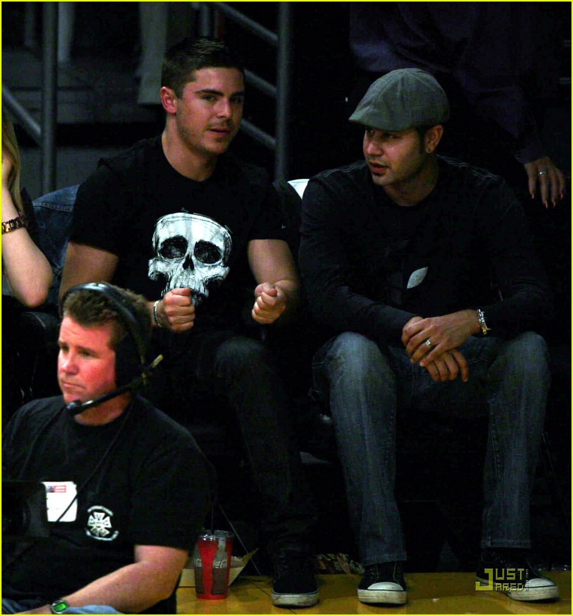 zac efron lakers game 02