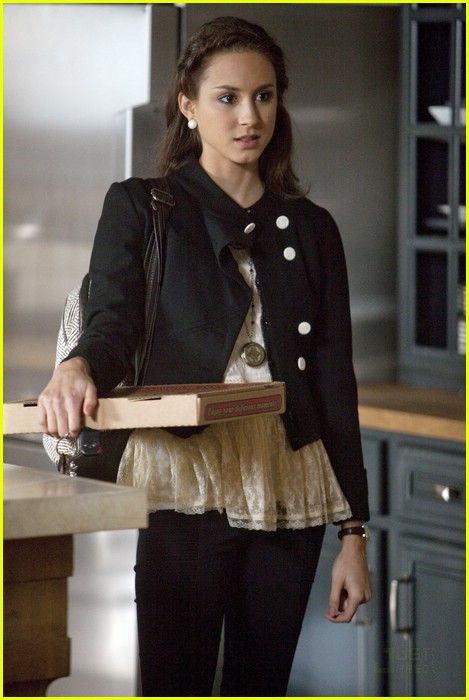 lindsey shaw pll first look 03